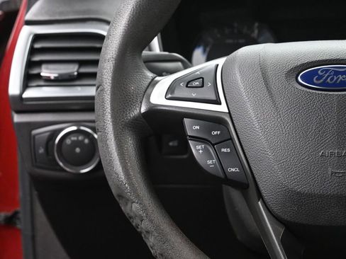 Used 2016 Ford Fusion SE image 30