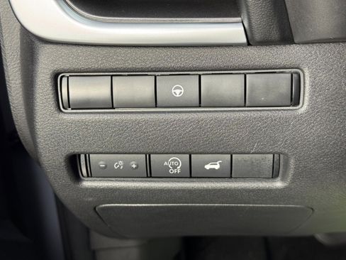 Used 2023 Nissan Rogue SV w/ SV Premium B Package AWD/4WD image 17