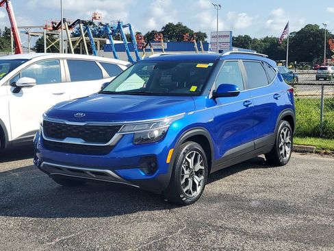 Used 2021 Kia Seltos EX AWD/4WD image 2