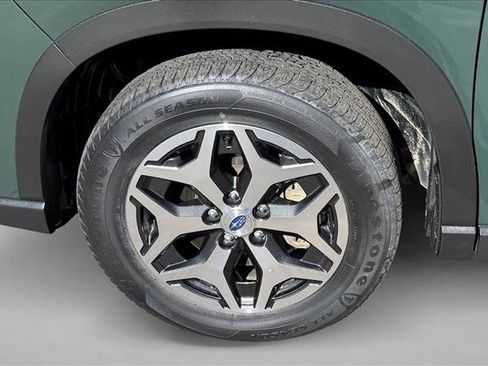 Used 2023 Subaru Forester Premium image 9