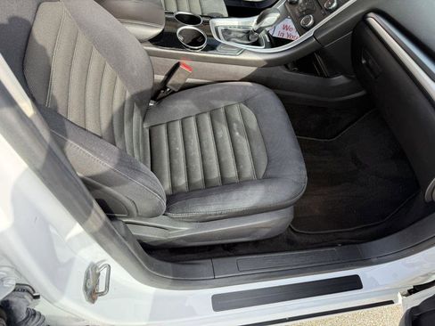 Used 2013 Ford Fusion SE FWD image 19
