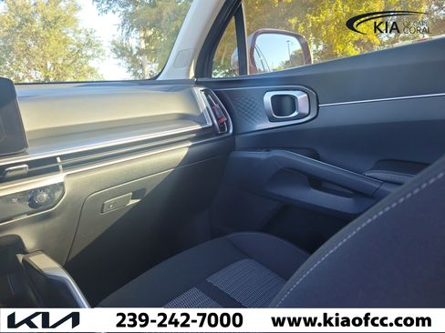 Used 2024 Kia Sorento LX FWD image 18