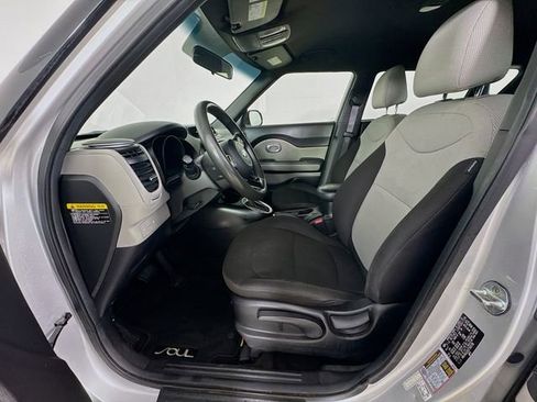 Used 2018 Kia Soul w/ Convenience Package FWD image 19