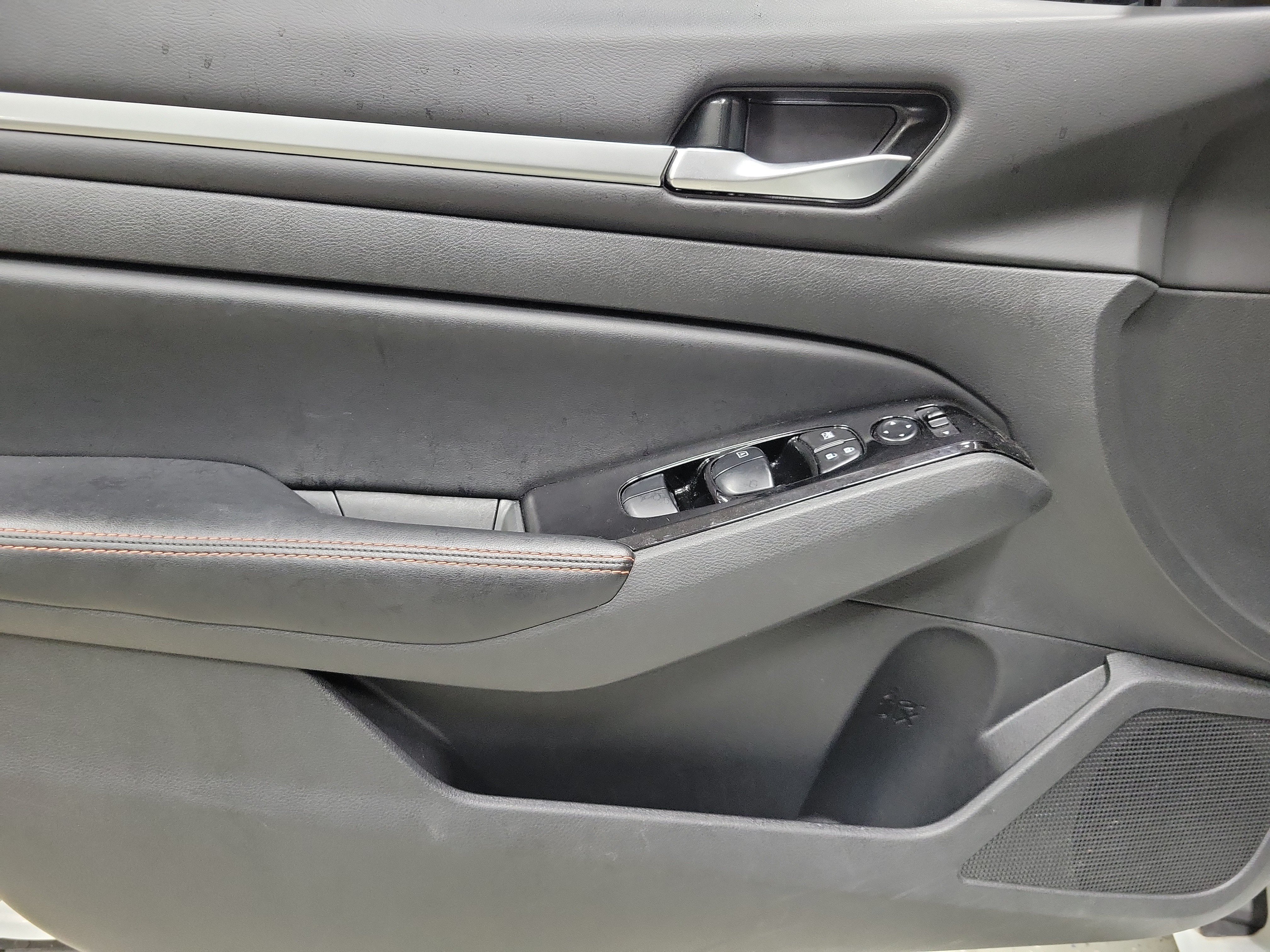 Used 2024 Nissan Altima 2.5 SR FWD image 19