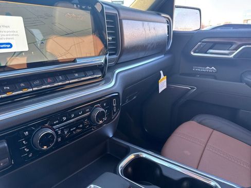 New 2026 Chevrolet Silverado 1500 High Country w/ High Country Premium Package AWD/4WD image 24