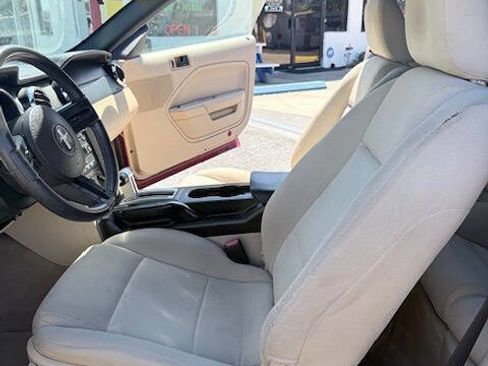 Used 2006 Ford Mustang Convertible image 10