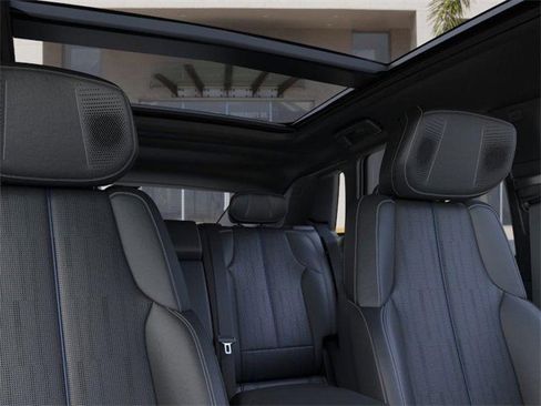 New 2026 Cadillac Lyriq Premium Luxury image 24