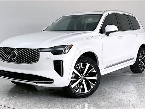 New 2026 Volvo XC90 B5 Core image 2