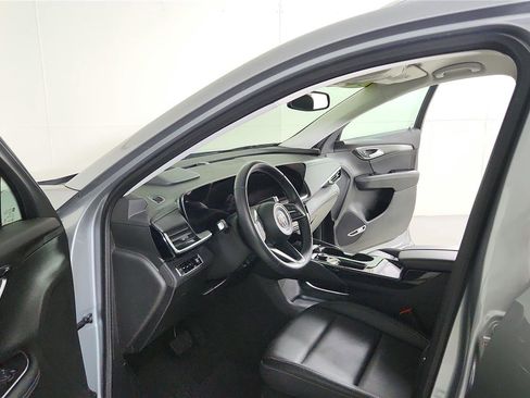 Used 2025 Buick Envision Preferred image 9