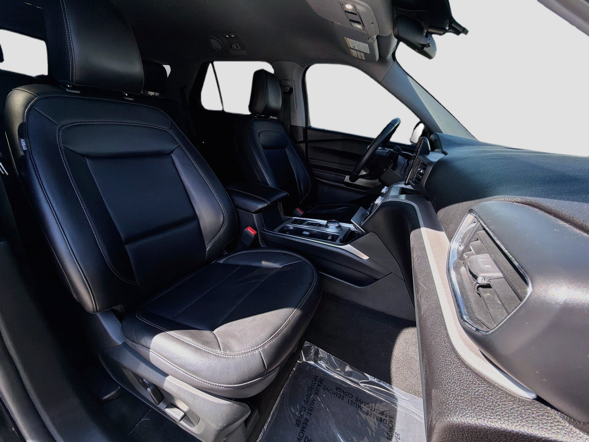 Used 2023 Ford Explorer XLT w/ Equipment Group 202A RWD image 15