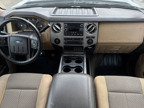 Used 2014 Ford F250 XLT w/ XLT Premium Package RWD image 12