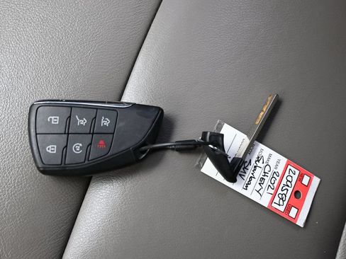 Used 2021 Chevrolet Suburban LT RWD image 29