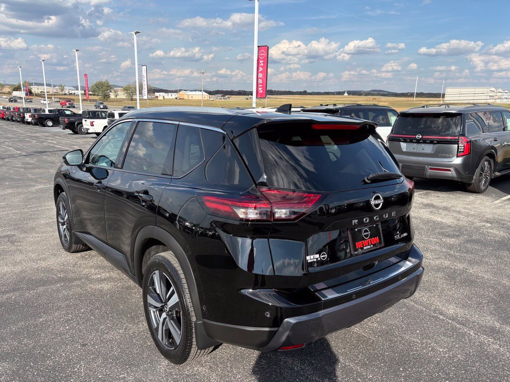 Used 2024 Nissan Rogue SL AWD/4WD image 5