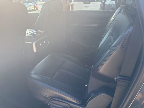 Used 2022 Ford Expedition Max XLT image 10