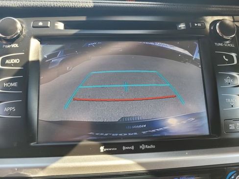 Used 2018 Toyota Highlander SE image 21