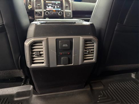 Used 2015 Ford F150 Platinum w/ Equipment Group 701A Luxury AWD/4WD image 27