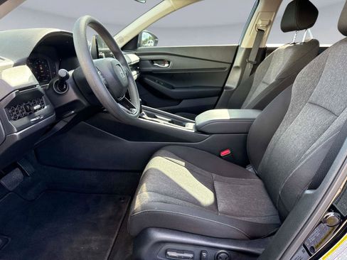Used 2023 Honda Accord EX image 19