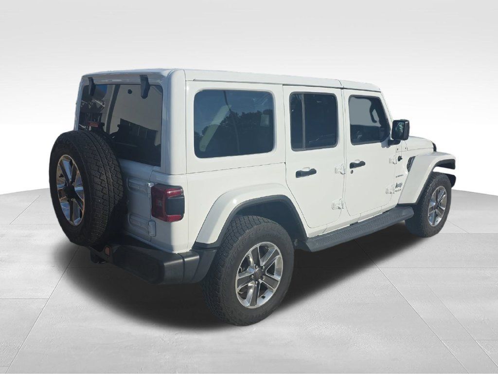 Used 2018 Jeep Wrangler Unlimited Sahara AWD/4WD image 5