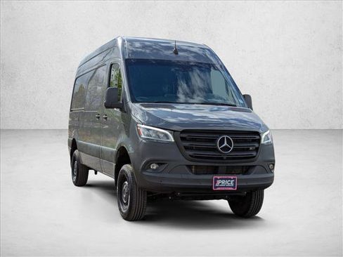 Used 2023 Mercedes-Benz Sprinter 2500 image 3