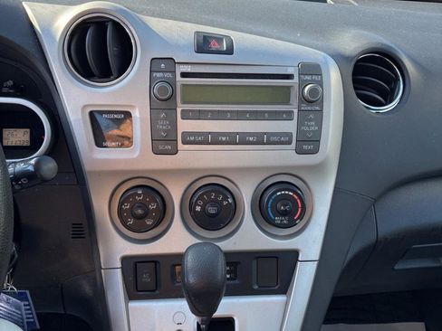 Used 2010 Toyota Matrix S image 21