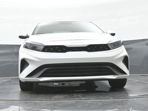 Used 2023 Kia Forte LXS w/ LXS Technology Package FWD image 42