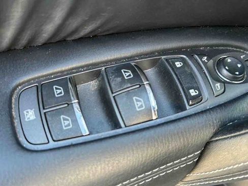 Used 2020 Nissan Armada SL w/ Premium Package image 19