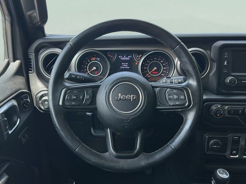 Used 2020 Jeep Wrangler Sport AWD/4WD image 18