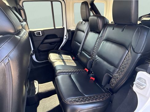 Used 2021 Jeep Wrangler Unlimited Sahara AWD/4WD image 38