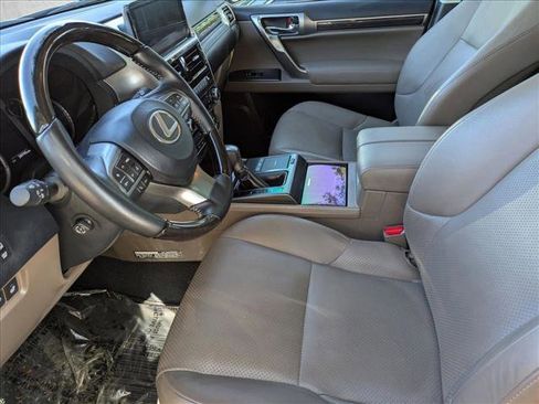 Used 2023 Lexus GX 460 Luxury w/ Accessory Package AWD/4WD image 16