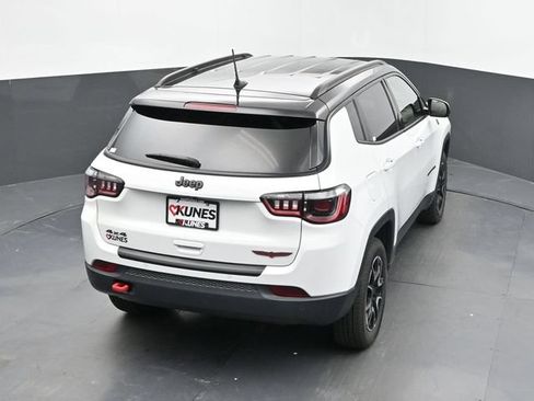 Used 2025 Jeep Compass Trailhawk AWD/4WD image 34