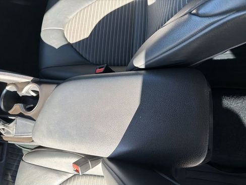 Used 2021 Toyota Camry SE w/ Blackout Package (TMS) image 23
