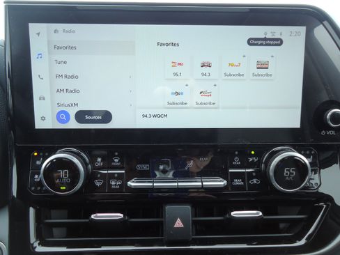 Used 2024 Toyota Highlander Limited image 17