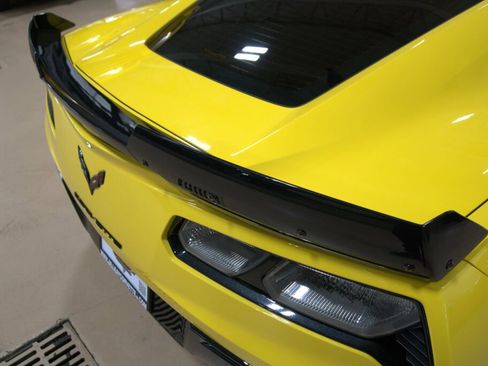 Used 2016 Chevrolet Corvette Z06 w/ 3LZ Preferred Equipment Group image 23