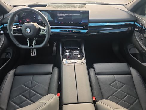 Used 2024 BMW 540i xDrive w/ Executive Package AWD/4WD image 19