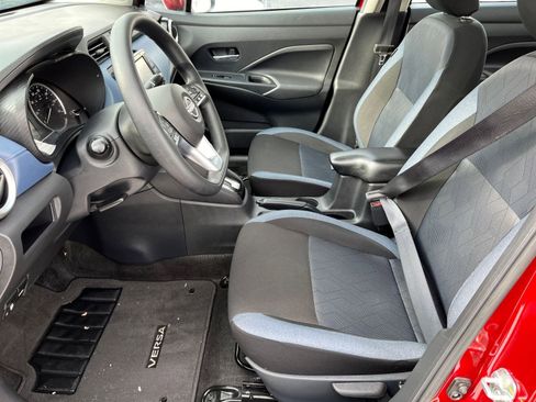 Used 2025 Nissan Versa SV image 23