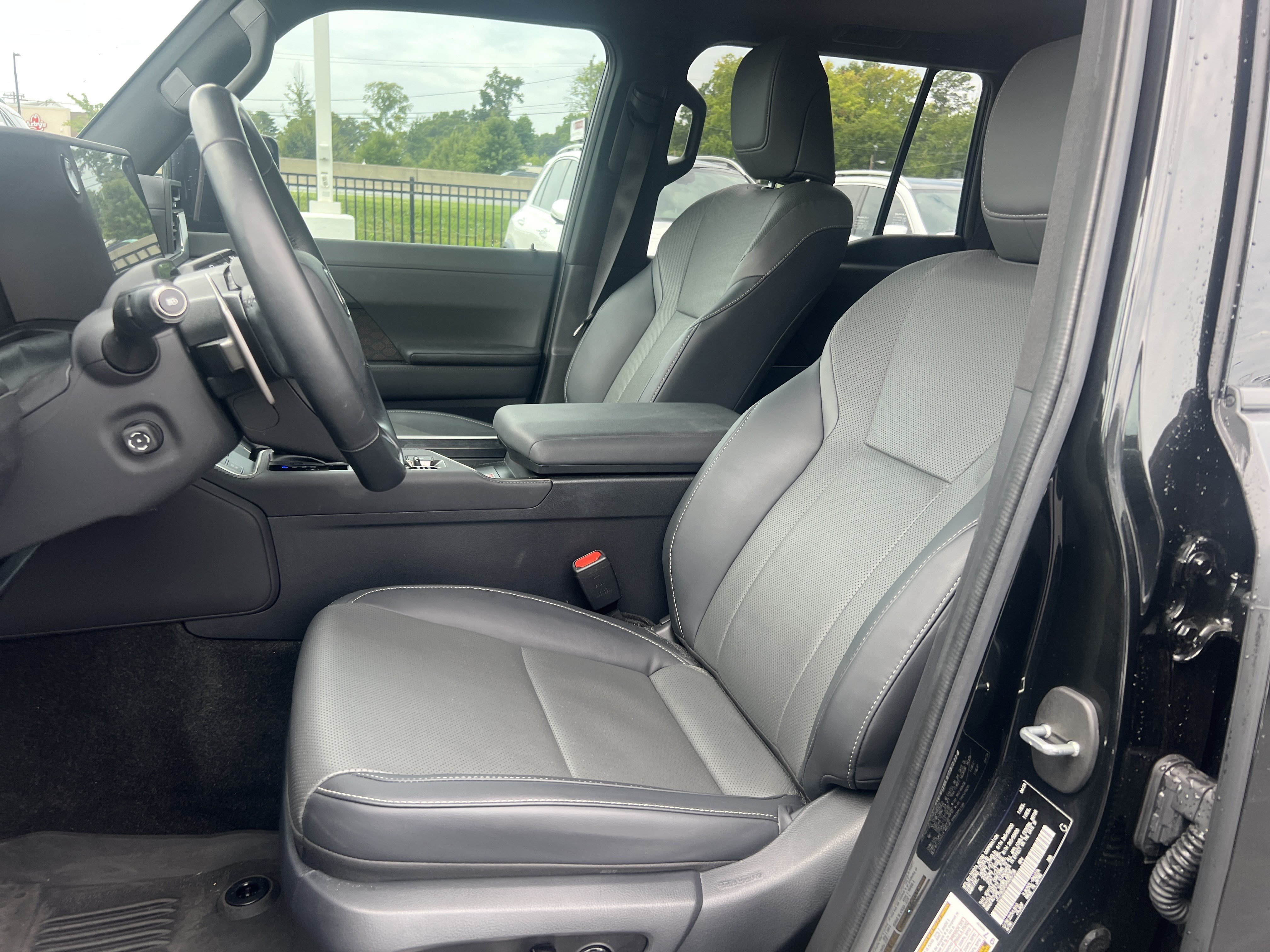 Used 2024 Lexus GX 550 w/ Accessory Package (Z1) AWD/4WD image 16