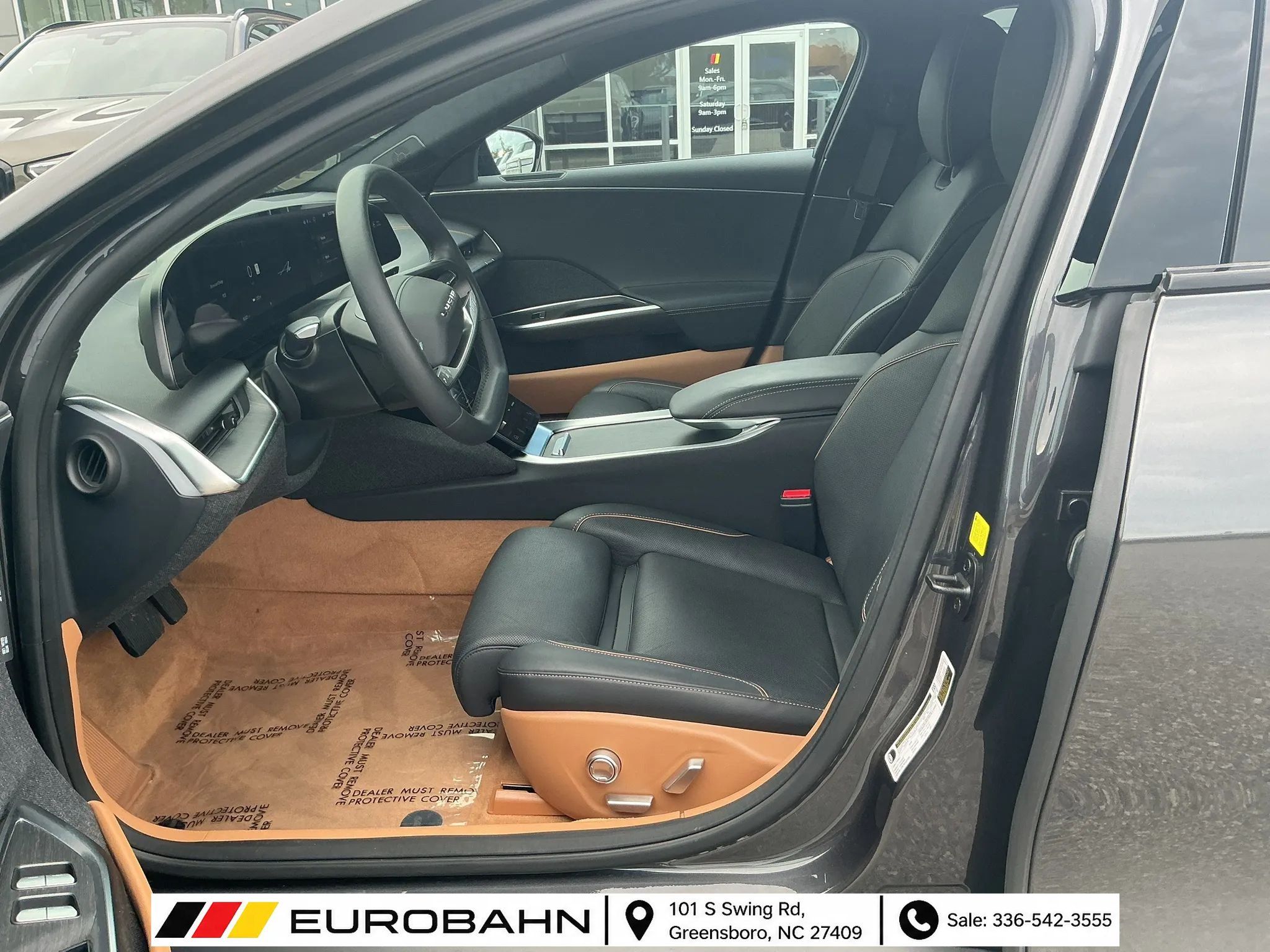 Used 2024 Lucid Air Touring AWD/4WD image 9