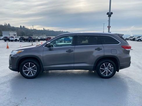 Used 2018 Toyota Highlander XLE image 5