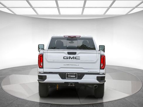 Used 2022 GMC Sierra 2500 Denali w/ Denali Ultimate Package AWD/4WD image 3