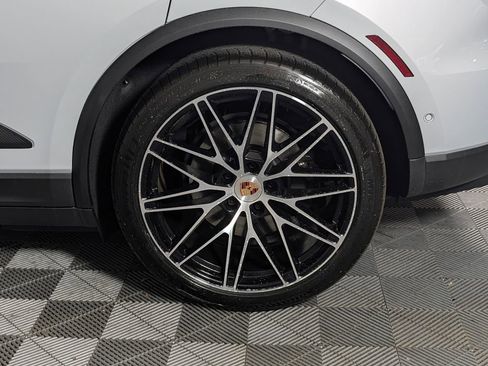 New 2026 Porsche Macan 4 Electric image 11