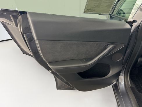 Used 2023 Tesla Model Y Long Range image 26