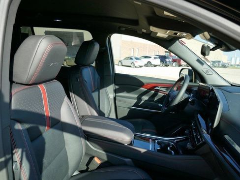 New 2026 Chevrolet Traverse RS image 8