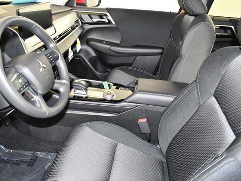 New 2026 Mitsubishi Outlander ES AWD/4WD image 14