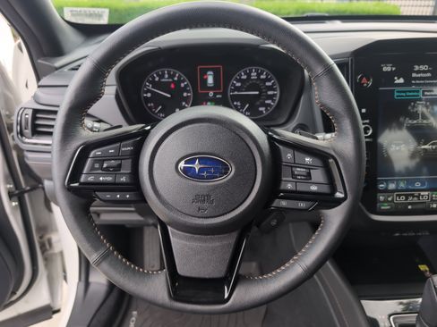 Used 2025 Subaru Forester Touring AWD/4WD image 18