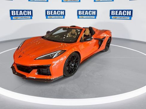 Used 2025 Chevrolet Corvette Z06 RWD image 5
