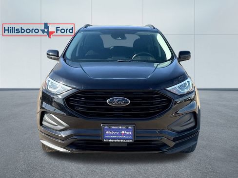 Used 2022 Ford Edge SE w/ Black Appearance Package image 2