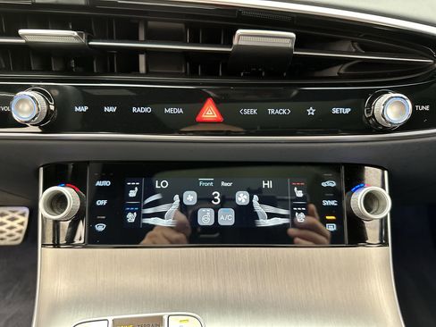 Certified 2026 Genesis GV70 3.5T Sport Advanced AWD/4WD image 19