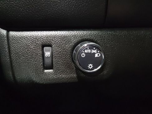 Used 2022 Chevrolet Colorado LT w/ Fleet Safety Package image 23