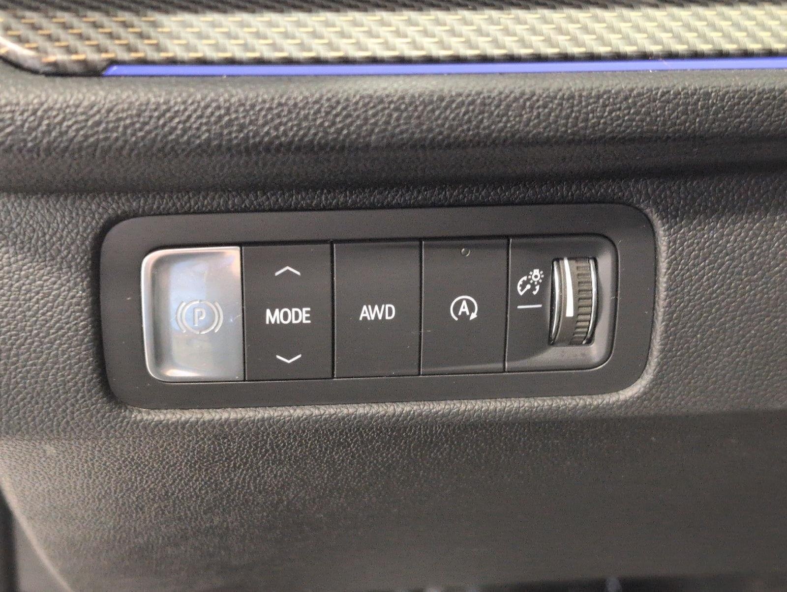 Used 2026 Chevrolet Traverse High Country w/ LPO, Floor Liner Package AWD/4WD image 8