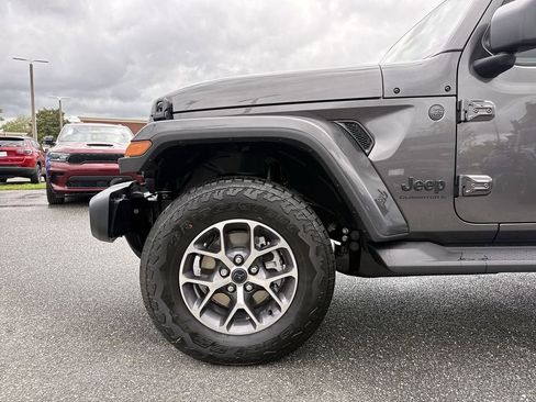 New 2026 Jeep Gladiator Sport image 10